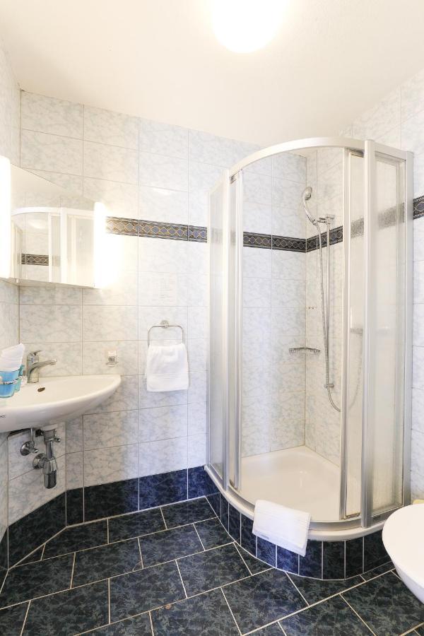 Hotel Loewen Niederuzwil Ngoại thất bức ảnh